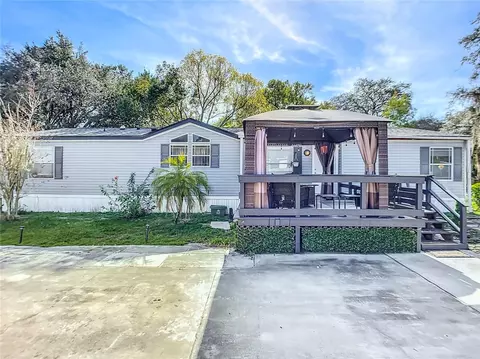 180 Robinhood Dr, Deland, FL 32724