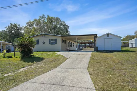 806 Phoenix Ave, Fruitland Park, FL 34731