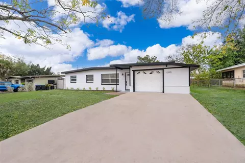 1215 Atlantis Dr, Apopka, FL 32703