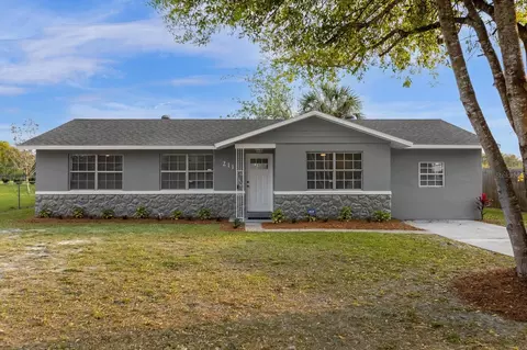 211 Terry Ln, Sanford, FL 32771