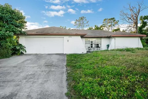 1231 Beacon Dr, Port Charlotte, FL 33952