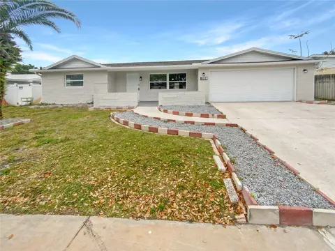 8915 Windsong Ln, Port Richey, FL 34668