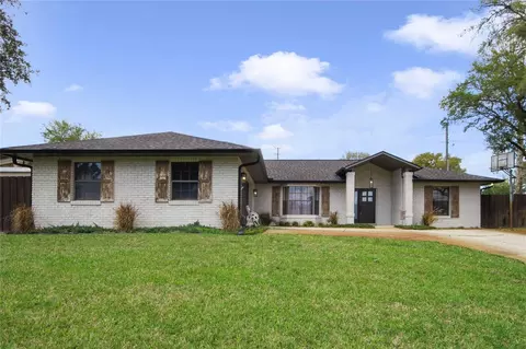 2 Pine Glen Dr, Debary, FL 32713