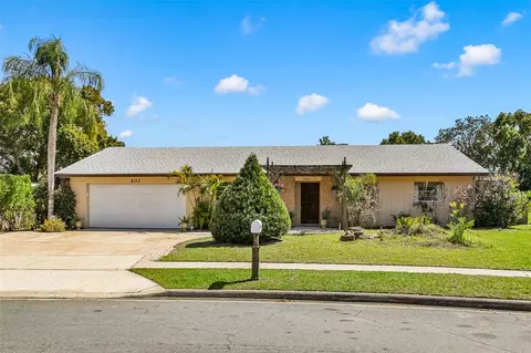 203 Loch Low Dr, Sanford, FL 32773