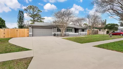 8647 Knotty Pine Ln, Orlando, FL 32825