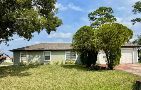 137 Emerson Dr NW, Palm Bay, FL 32907