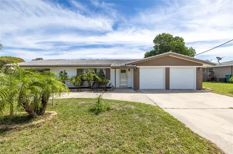 8199 N 115th St, Seminole, FL 33772