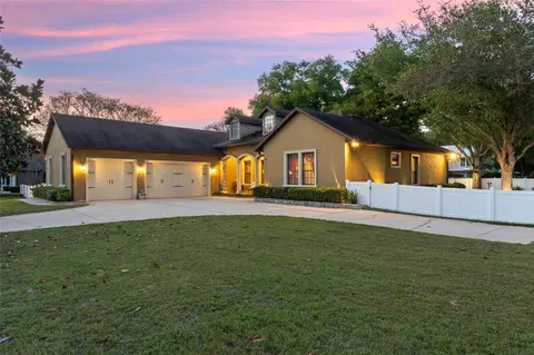 112 W Sadler Ave, Oakland, FL 34760