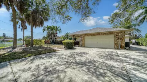 1404 82nd St NW, Bradenton, FL 34209