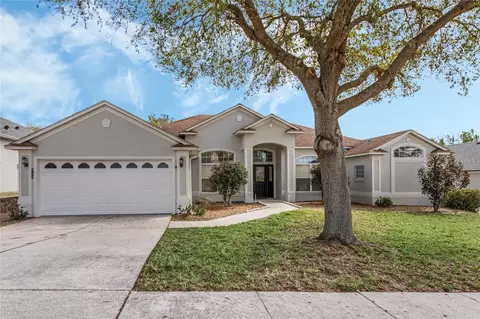 412 Regatta Dr, Groveland, FL 34736