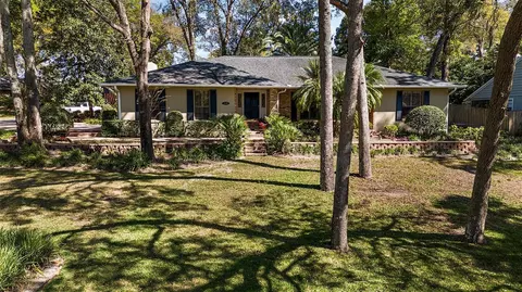 2110 Dogwood Cir, Mount Dora, FL 32757