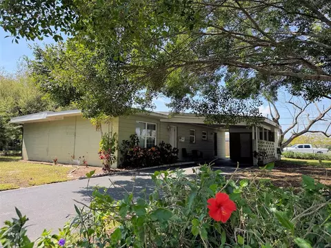 6998 17th Ln N, Saint Petersburg, FL 33702