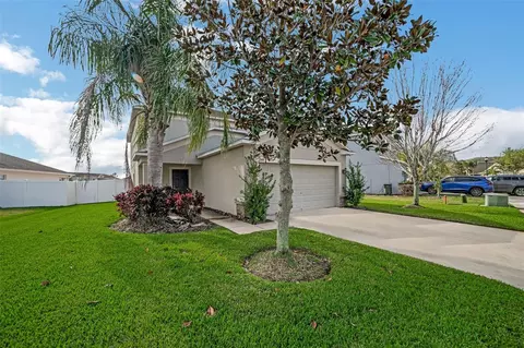 1949 Hawks View Dr, Ruskin, FL 33570
