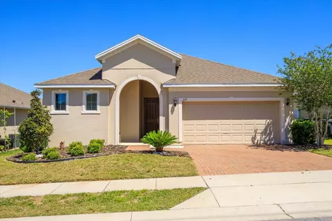 319 Jyoti Dr, Davenport, FL 33837