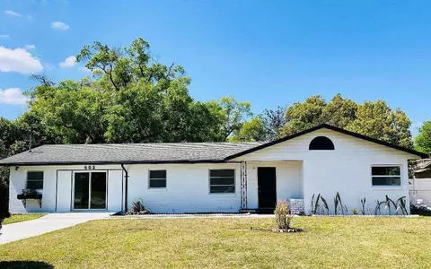 502 Fahnstock St, Eustis, FL 32726