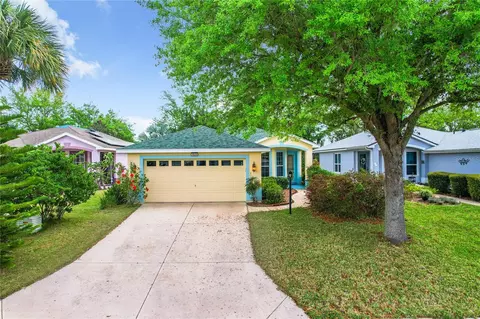 4926 Portsmouth St, Tavares, FL 32778