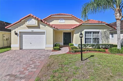 309 Robin Rd, Davenport, FL 33896