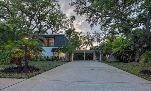 220 24th St W, Bradenton, FL 34205