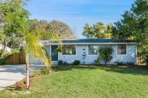 421 E 3rd St, Chuluota, FL 32766