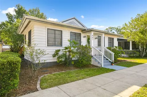 907 S Laurel Ave, Sanford, FL 32771