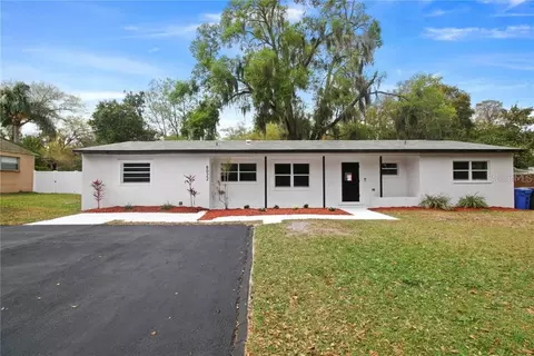 8022 Pine Hill Dr, Tampa, FL 33617