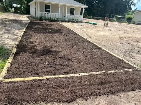 121 Palmland Ave, Satsuma, FL 32189