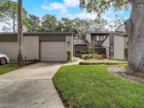 919 Wintergreen Blvd, Fern Park, FL 32730