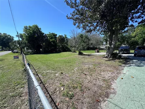 1903 Leesburg Blvd, Fruitland Park, FL 34731
