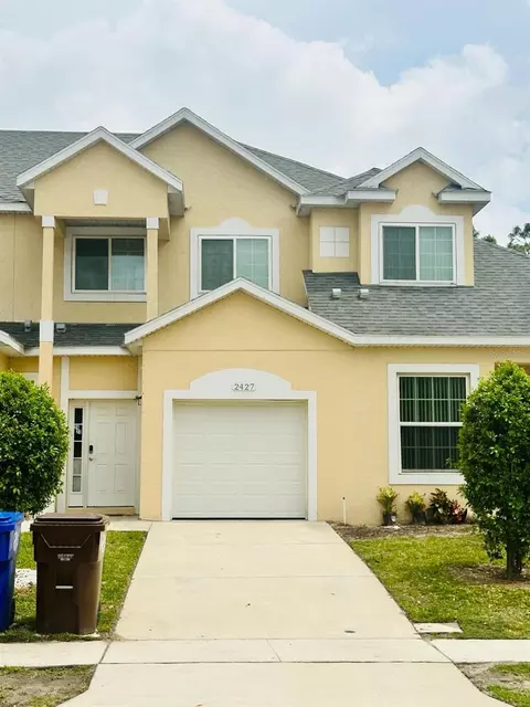 2427 Temple Grove Ln, Kissimmee, FL 34741