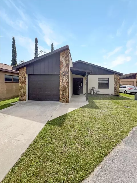 5916 Forest Ln, Zephyrhills, FL 33542