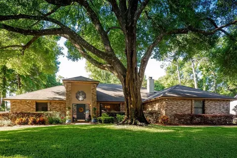 2002 Hidden Pine Ln, Apopka, FL 32712