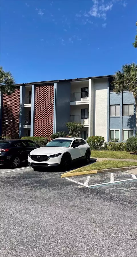 4 Escondido Cir #21, Altamonte Springs, FL 32701