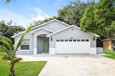 2031 N Grandview St, Mount Dora, FL 32757