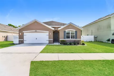 3849 Crystal Dew St, Plant City, FL 33567