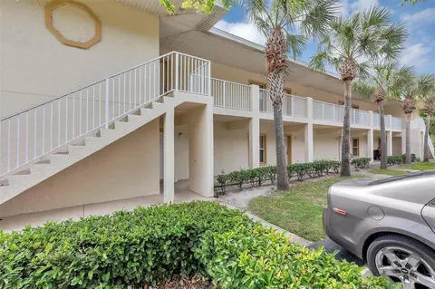 946 15th St #203, Holly Hill, FL 32117