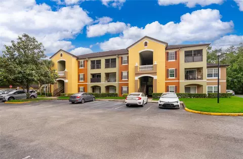 802 Crest Pines Dr #814, Orlando, FL 32828