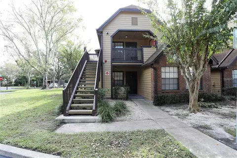 390 Woodside Dr #201, Altamonte Springs, FL 32701