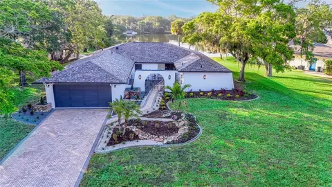 7439 Lake Forest Cir, Port Richey, FL 34668