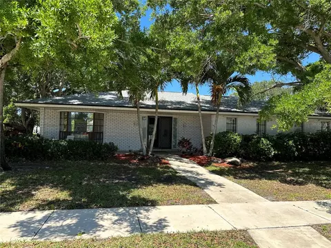 12 Yacht Club Ln, Indian Harbour Beach, FL 32937