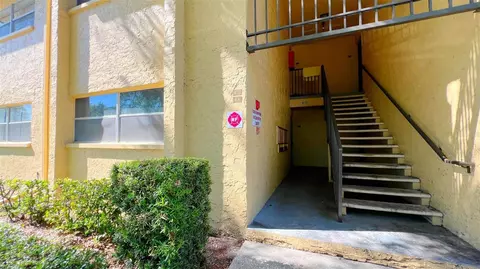 4455 38th Ter N #B4, Saint Petersburg, FL 33714