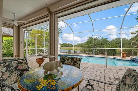 5909 Sandstone Ave, Sarasota, FL 34243