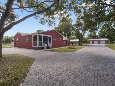 28901 Sandy Ln, Tavares, FL 32778