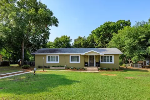43 Lake Dr, Debary, FL 32713