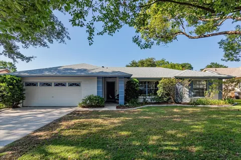 15736 Lake Hodge Ct, Clermont, FL 34711