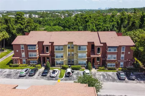 5120 Conroy Rd #18, Orlando, FL 32811