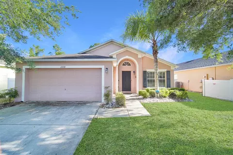 2208 Royal Ridge Dr, Davenport, FL 33896
