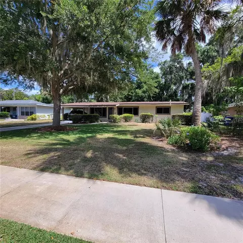 1322 Lake Shore Blvd, Tavares, FL 32778