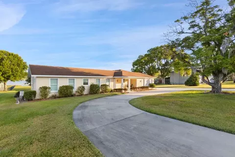 3001 E Lake Hartridge Dr, Winter Haven, FL 33881
