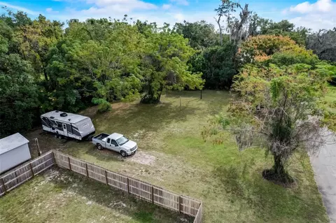 Central Avenue, Coleman, FL 33521