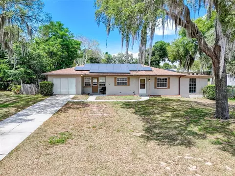 114 E Oak St, Howey In The Hills, FL 34737